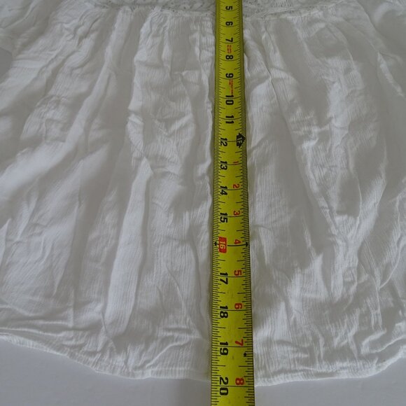 a.n.a. A New Day White Cold Shoulder Lace Yoke Top Women Size M Semi-sheer - Picture 8 of 8